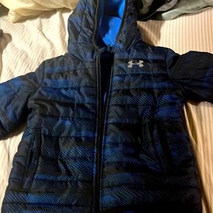 Under Armour boys reversible blue puffer. (No size tag but fits 4t)